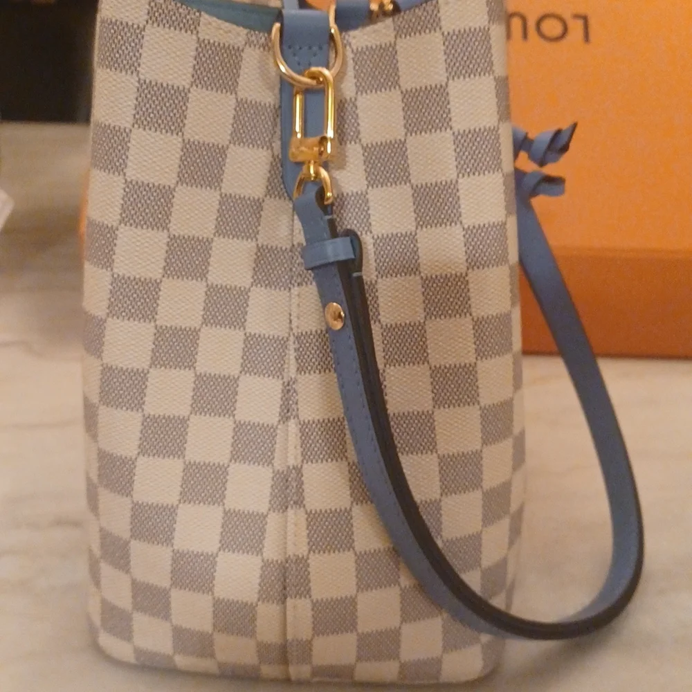 Authentic Louis Vuitton Neo noe - Picture 4 of 10